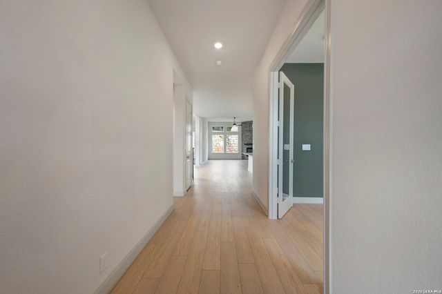 10027 Grandview Rd, Boerne, TX 78006