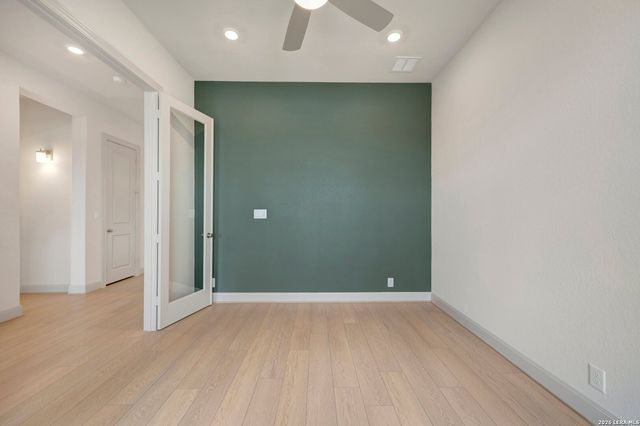 10027 Grandview Rd, Boerne, TX 78006