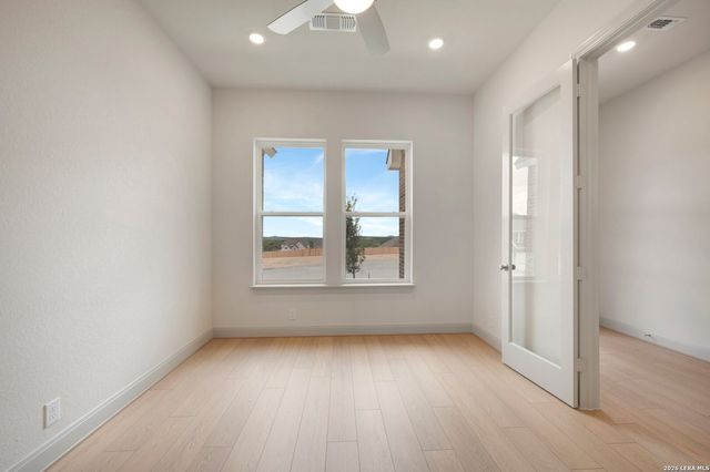 10027 Grandview Rd, Boerne, TX 78006