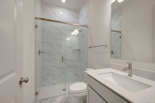 10027 Grandview Rd, Boerne, TX 78006