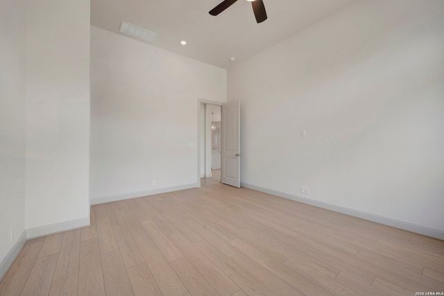 10027 Grandview Rd, Boerne, TX 78006