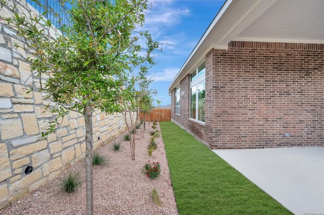 10027 Grandview Rd, Boerne, TX 78006
