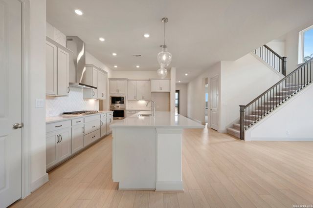 10027 Grandview Rd, Boerne, TX 78006