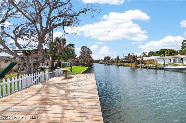 433 Blakey Boulevard, Cocoa Beach, FL 32931