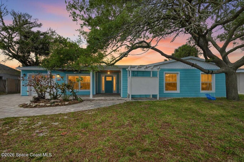 433 Blakey Boulevard, Cocoa Beach, FL 32931
