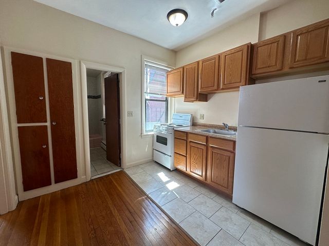1242 Commonwealth Ave 53, Boston, MA 02134