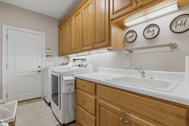 194 Yacht Drive, Laurens, SC 29360