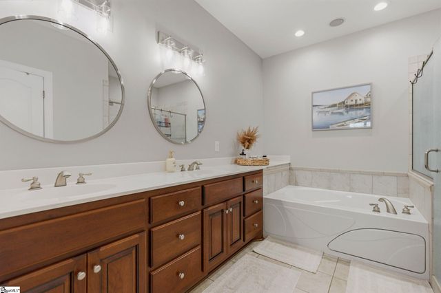 194 Yacht Drive, Laurens, SC 29360