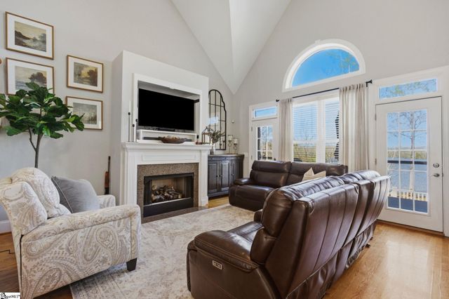 194 Yacht Drive, Laurens, SC 29360