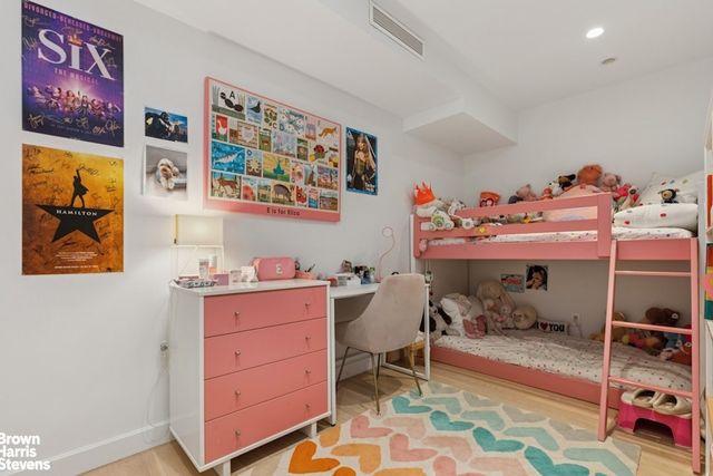 35 W 71st St Fl 1, New York City, NY 10023