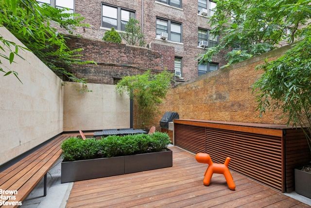 35 W 71st St Fl 1, New York City, NY 10023
