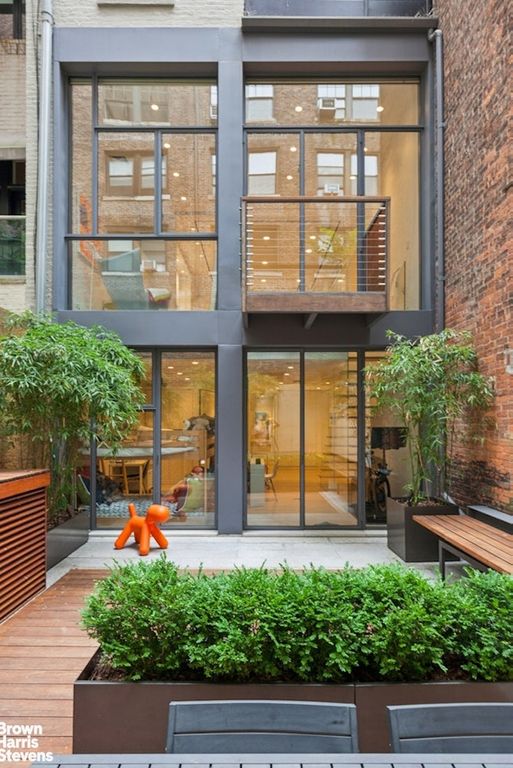 35 W 71st St Fl 1, New York City, NY 10023