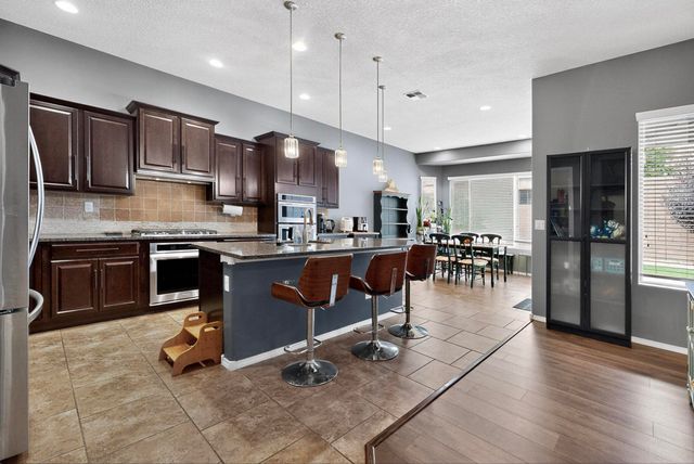 27 Vista Larga Place NE, Rio Rancho, NM 87124