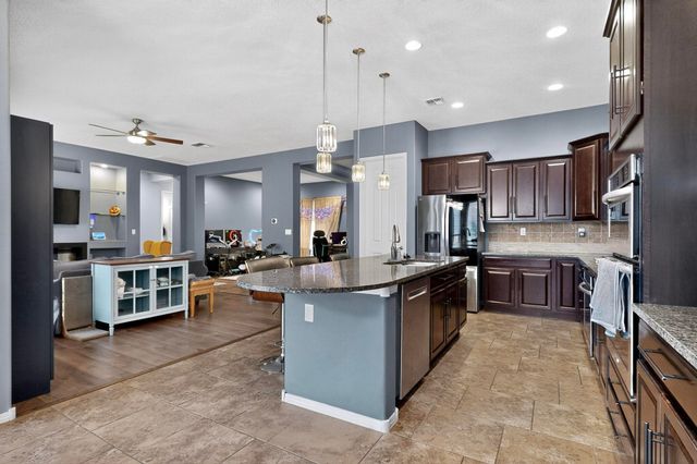 27 Vista Larga Place NE, Rio Rancho, NM 87124