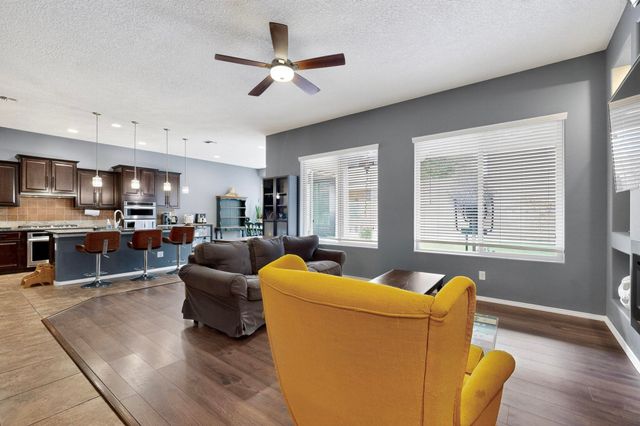 27 Vista Larga Place NE, Rio Rancho, NM 87124