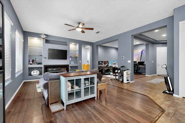 27 Vista Larga Place NE, Rio Rancho, NM 87124