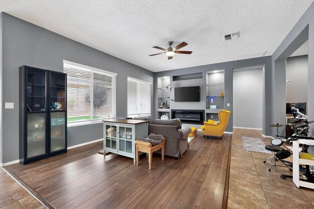 27 Vista Larga Place NE, Rio Rancho, NM 87124