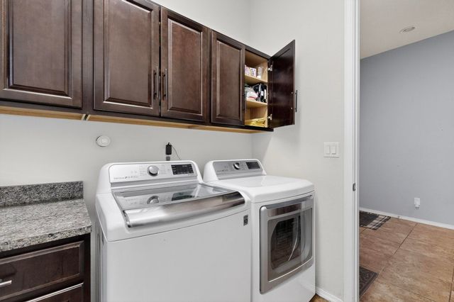 27 Vista Larga Place NE, Rio Rancho, NM 87124