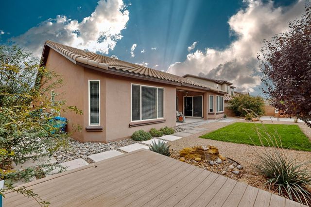 27 Vista Larga Place NE, Rio Rancho, NM 87124