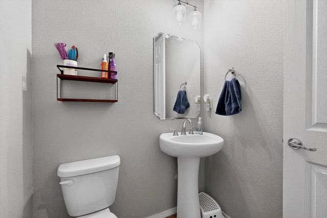 27 Vista Larga Place NE, Rio Rancho, NM 87124