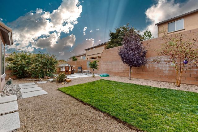 27 Vista Larga Place NE, Rio Rancho, NM 87124