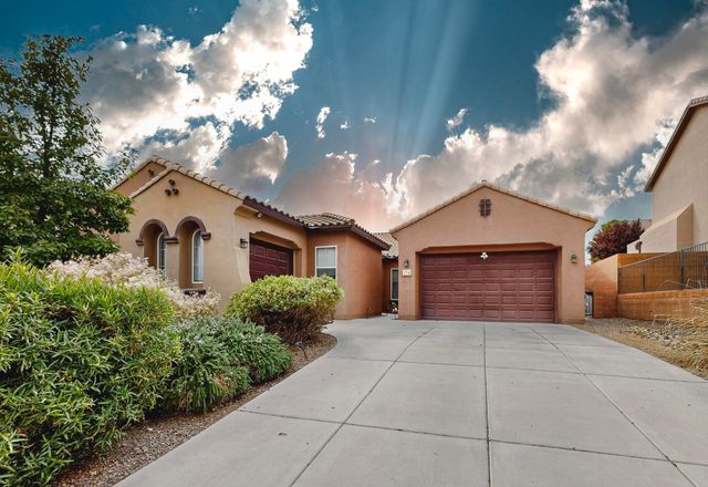 27 Vista Larga Place NE, Rio Rancho, NM 87124