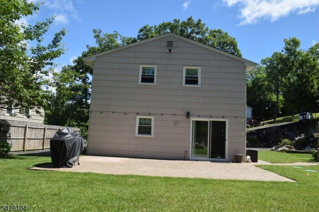 121 Leland Trl, Hopatcong Boro, NJ 07843