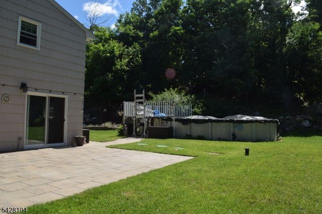 121 Leland Trl, Hopatcong Boro, NJ 07843