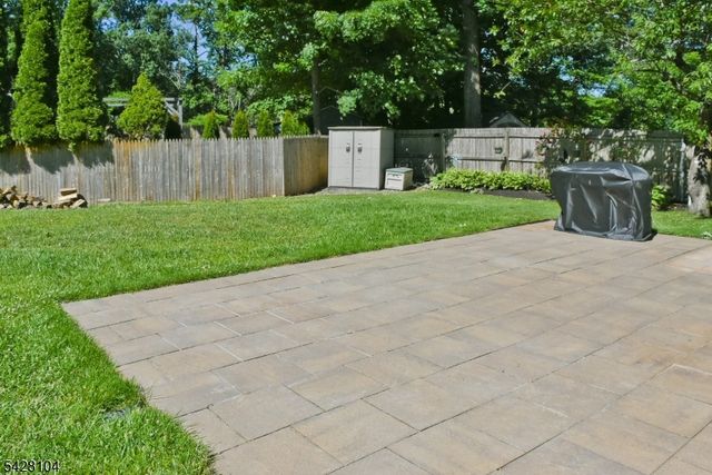 121 Leland Trl, Hopatcong Boro, NJ 07843