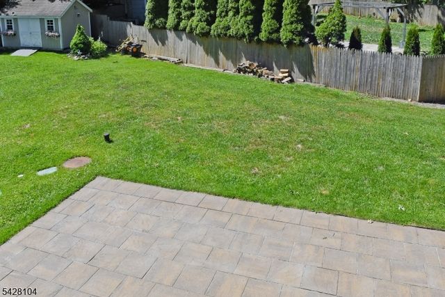121 Leland Trl, Hopatcong Boro, NJ 07843