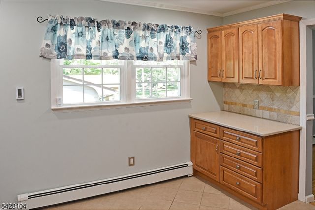121 Leland Trl, Hopatcong Boro, NJ 07843