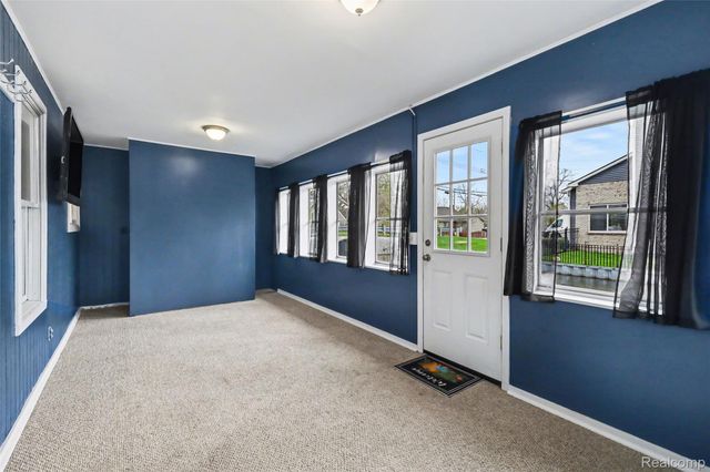 1430 Rossdale Drive, Waterford Charter Township, MI 48328