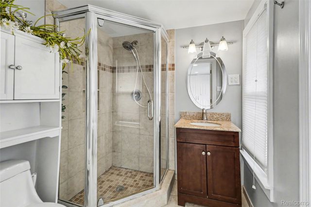 1430 Rossdale Drive, Waterford Charter Township, MI 48328