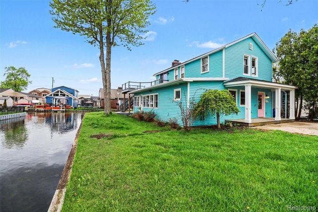 1430 Rossdale Drive, Waterford Charter Township, MI 48328