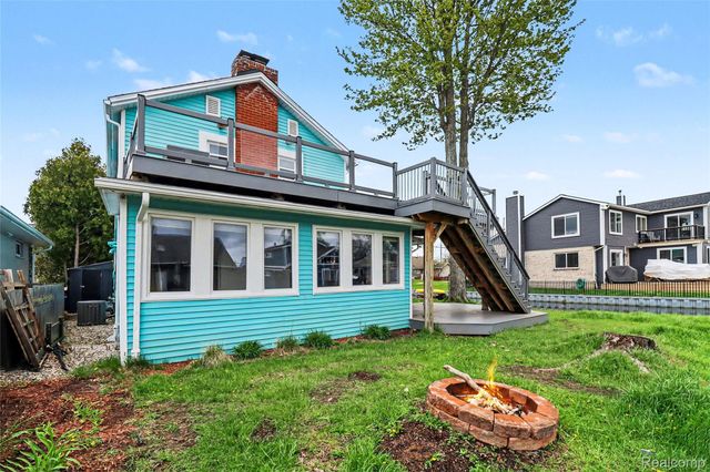 1430 Rossdale Drive, Waterford Charter Township, MI 48328