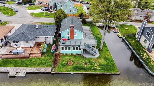 1430 Rossdale Drive, Waterford Charter Township, MI 48328