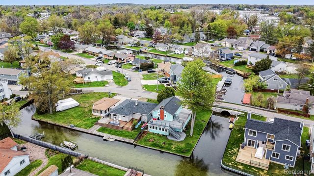 1430 Rossdale Drive, Waterford Charter Township, MI 48328