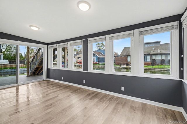 1430 Rossdale Drive, Waterford Charter Township, MI 48328