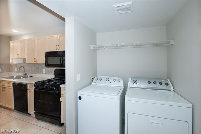 8444 Stoney Bluff Avenue, Las Vegas, NV 89129