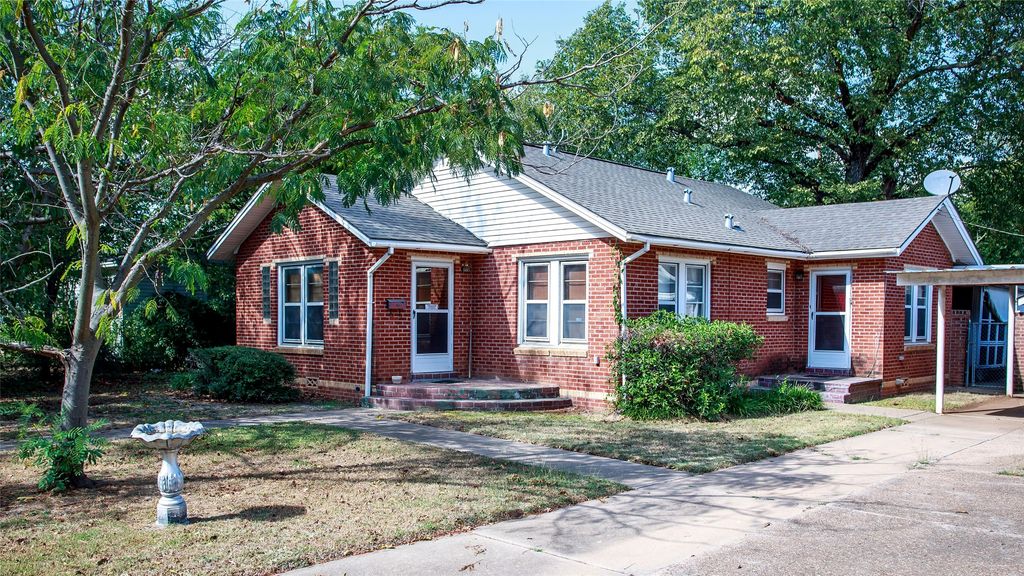 504 W Oak, Olney, TX 76374