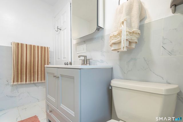 60 Pine Hill Avenue, Stamford, CT 06906