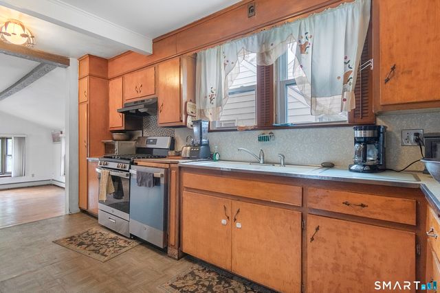 60 Pine Hill Avenue, Stamford, CT 06906