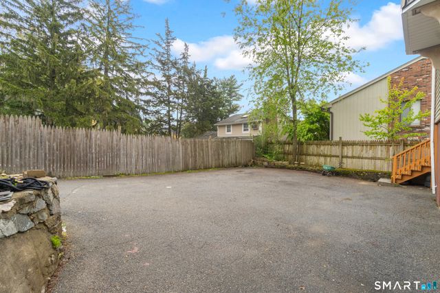 60 Pine Hill Avenue, Stamford, CT 06906