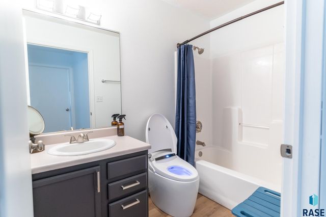 3072 E Bragstad Dr Drive, Sioux Falls, SD 57103