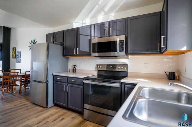 3072 E Bragstad Dr Drive, Sioux Falls, SD 57103