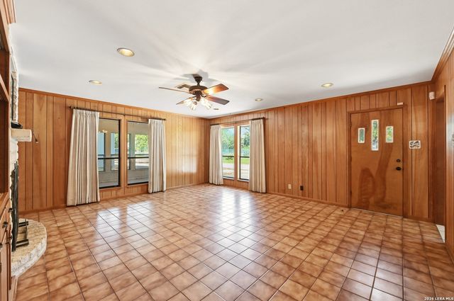 901 Gentilz, Castroville, TX 78009