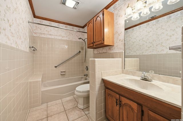 901 Gentilz, Castroville, TX 78009