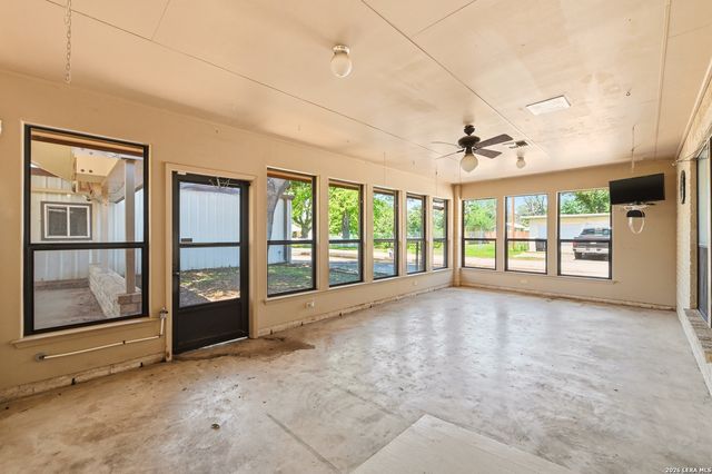 901 Gentilz, Castroville, TX 78009