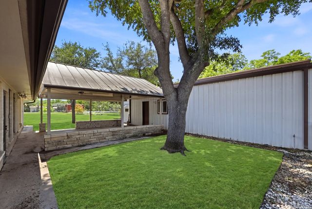 901 Gentilz, Castroville, TX 78009