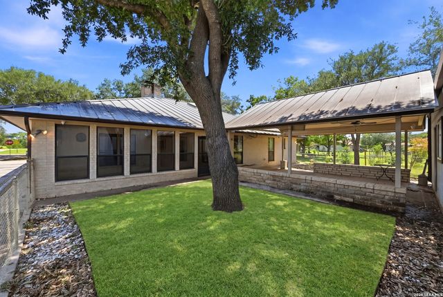 901 Gentilz, Castroville, TX 78009